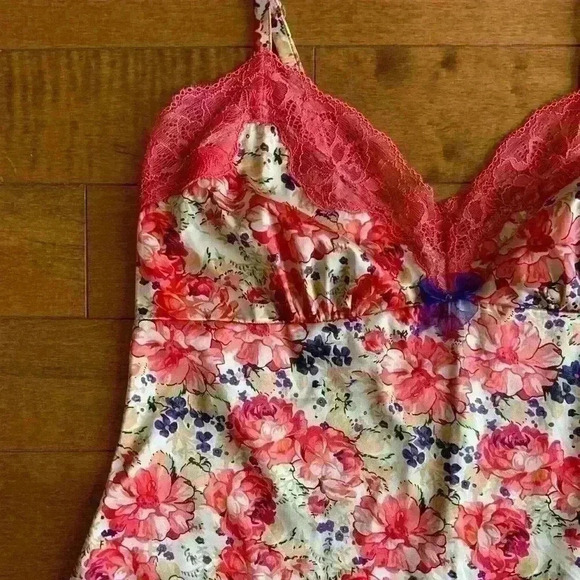 Gossard | Floral dainty pink and cream color 90s lingerie cami top size US 8 med - Picture 2 of 4